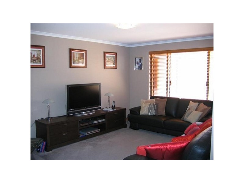 90 Golf Links Drive, Carramar WA 6031