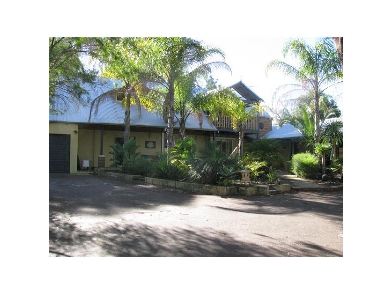 93 Bushland Retreat, Carramar WA 6031