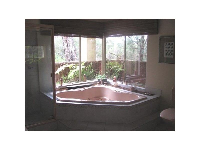 93 Bushland Retreat, Carramar WA 6031