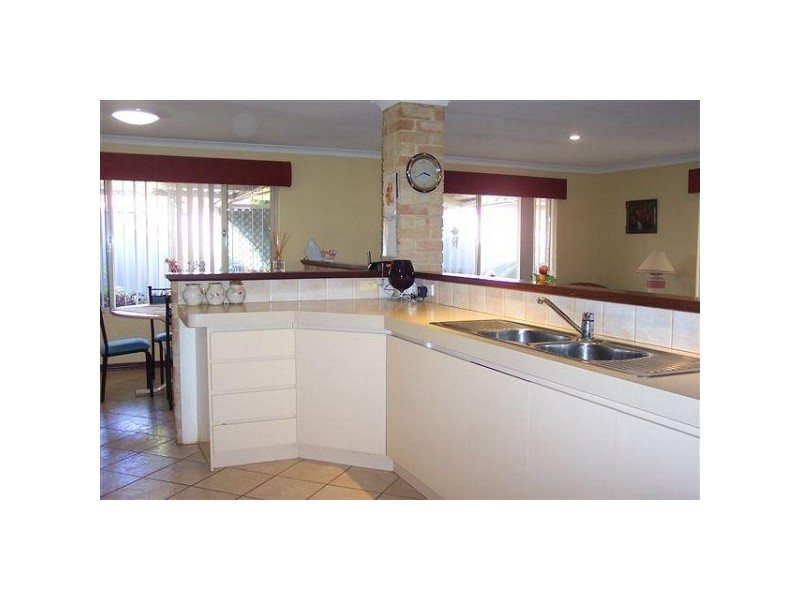 10 Geoff Russell Avenue, Kinross WA 6028