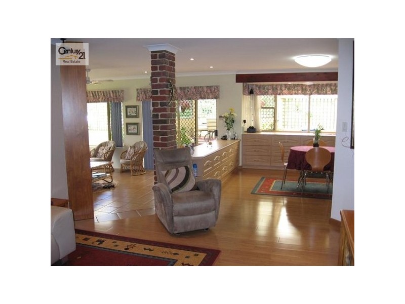 8 Nadine Place, Woodvale WA 6026