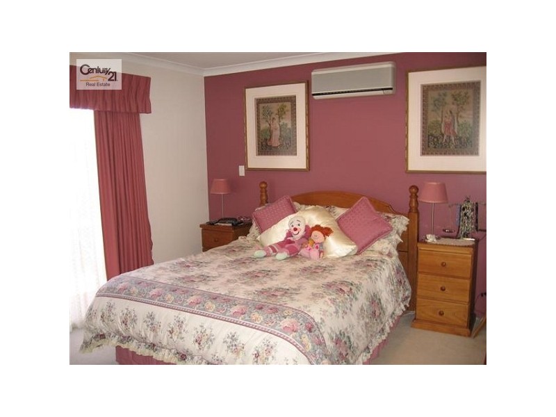 8 Nadine Place, Woodvale WA 6026