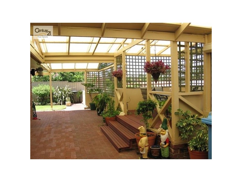 8 Nadine Place, Woodvale WA 6026