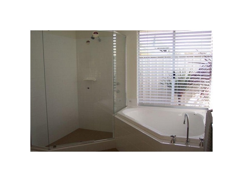 5 Cockleshell Brace, Jindalee WA 6036