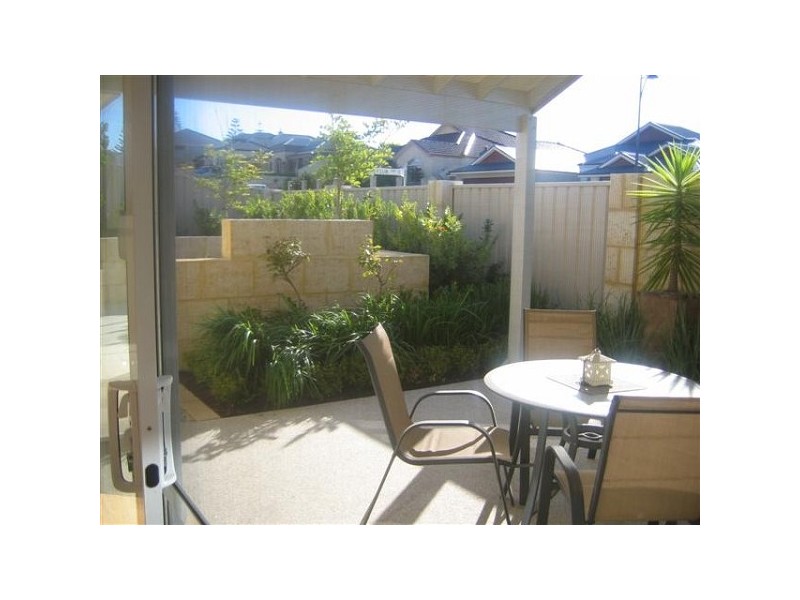 5 Cockleshell Brace, Jindalee WA 6036