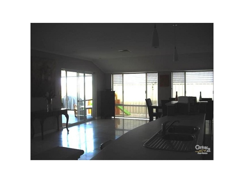 130 Golf Links Drive, Carramar WA 6031