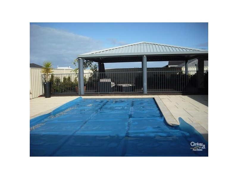 130 Golf Links Drive, Carramar WA 6031