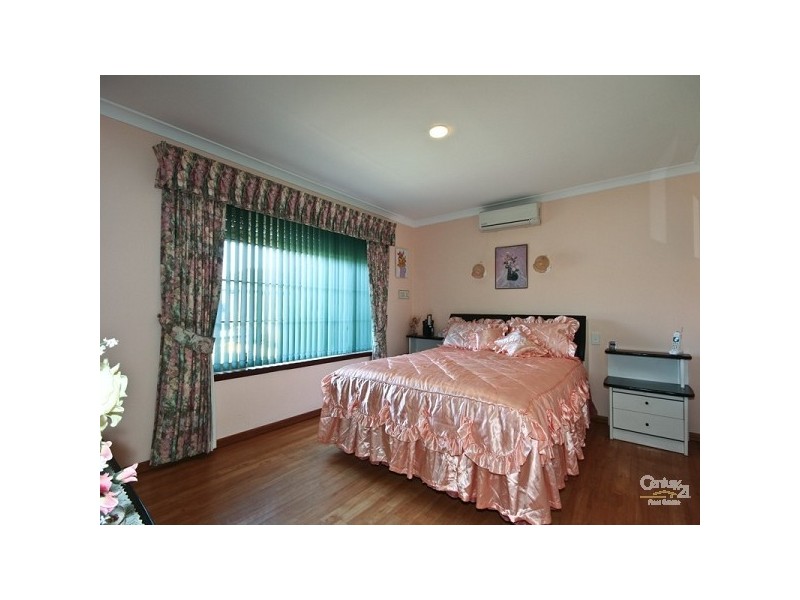 11 Cadoux Loop, Hocking WA 6065