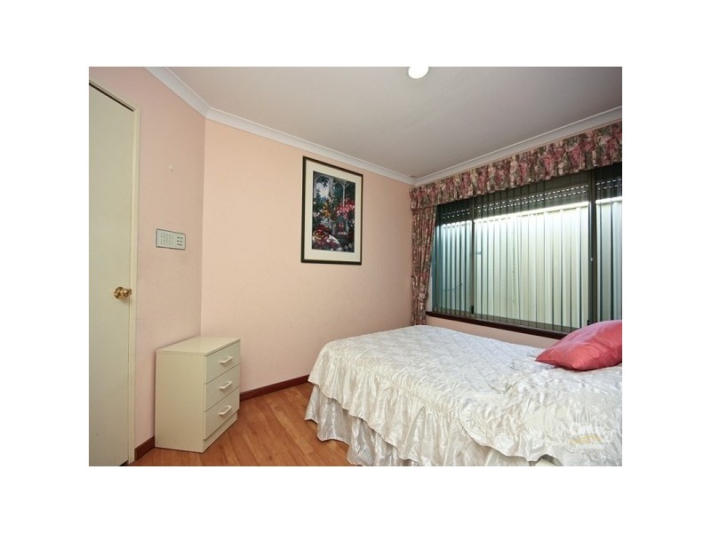 11 Cadoux Loop, Hocking WA 6065