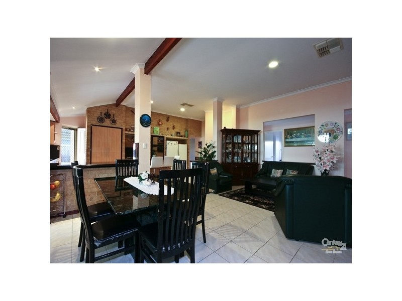 11 Cadoux Loop, Hocking WA 6065