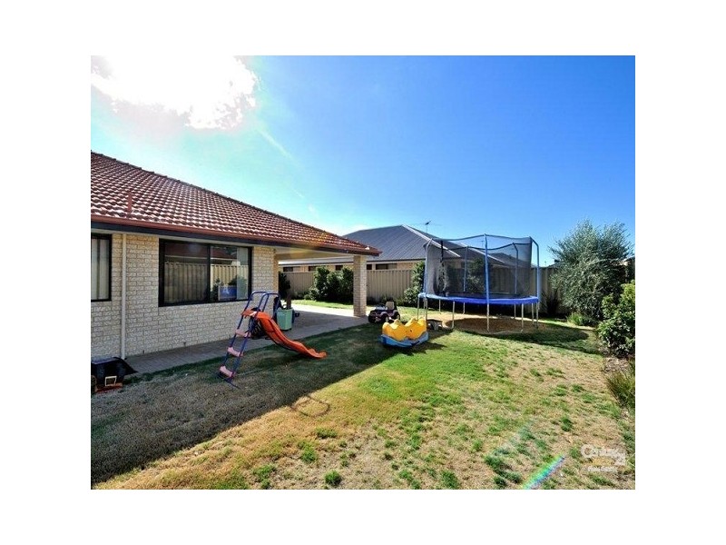 14 Cozens Road, Tapping WA 6065