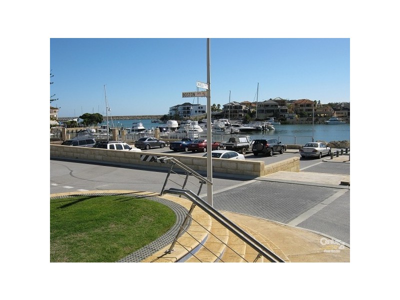 9 Swansea Prom, Mindarie WA 6030
