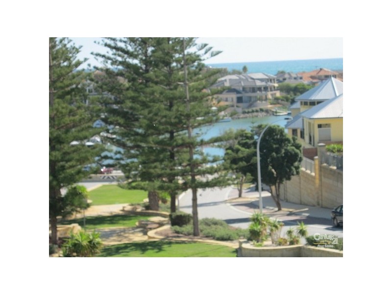 9 Swansea Prom, Mindarie WA 6030