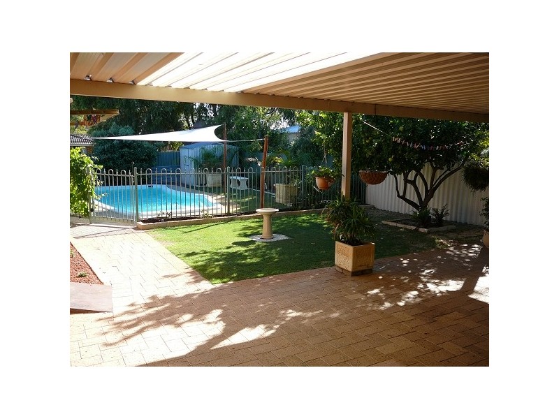 12 Maria Place, Dudley Park WA 6210