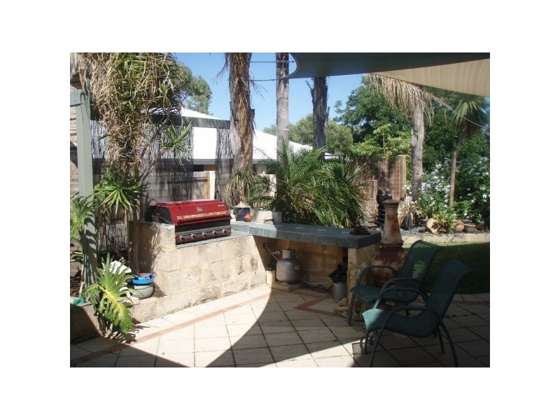 52 Janis Street, Halls Head WA 6210