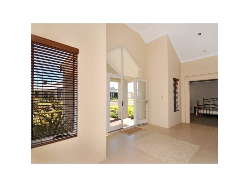 5 Dalona Parkway, Lakelands WA 6210