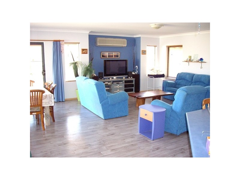 16 Cranbrook Crescent, Dawesville WA 6210