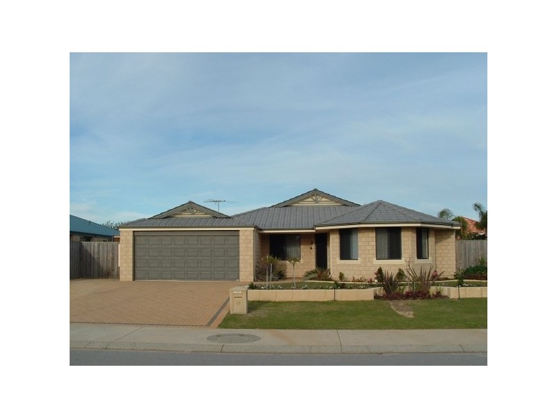 16 Glenelg Way, Meadow Springs WA 6210