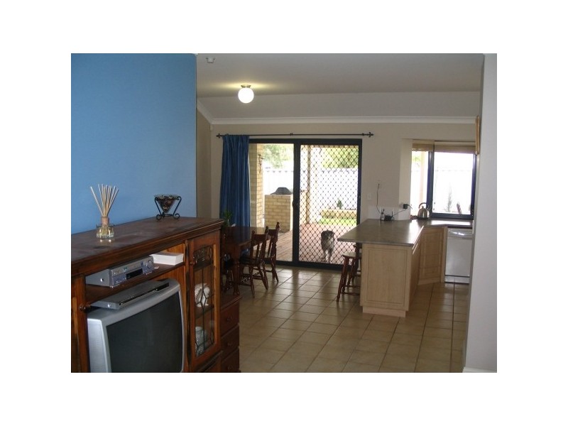 1 Magnolia Rise, Halls Head WA 6210