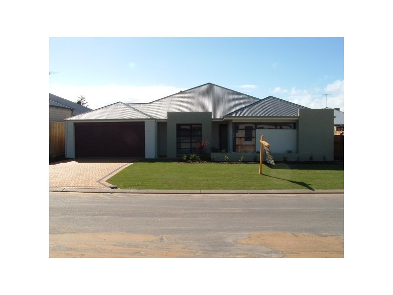 10 Orania Pass, Halls Head WA 6210
