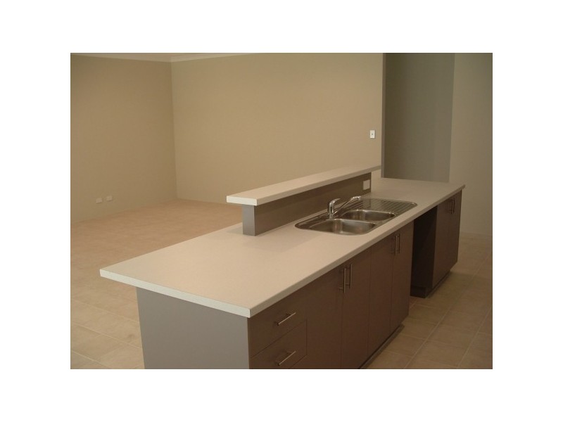 10 Orania Pass, Halls Head WA 6210