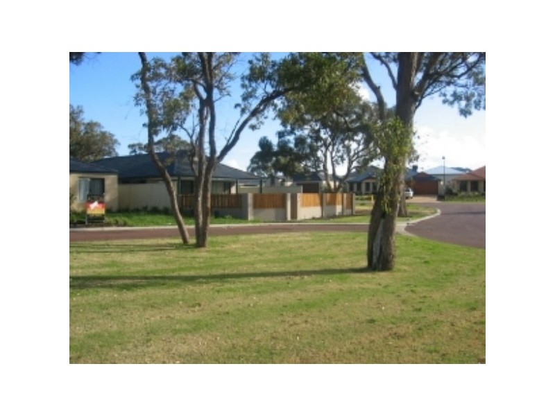 14 Evella Cove, Lakelands WA 6210