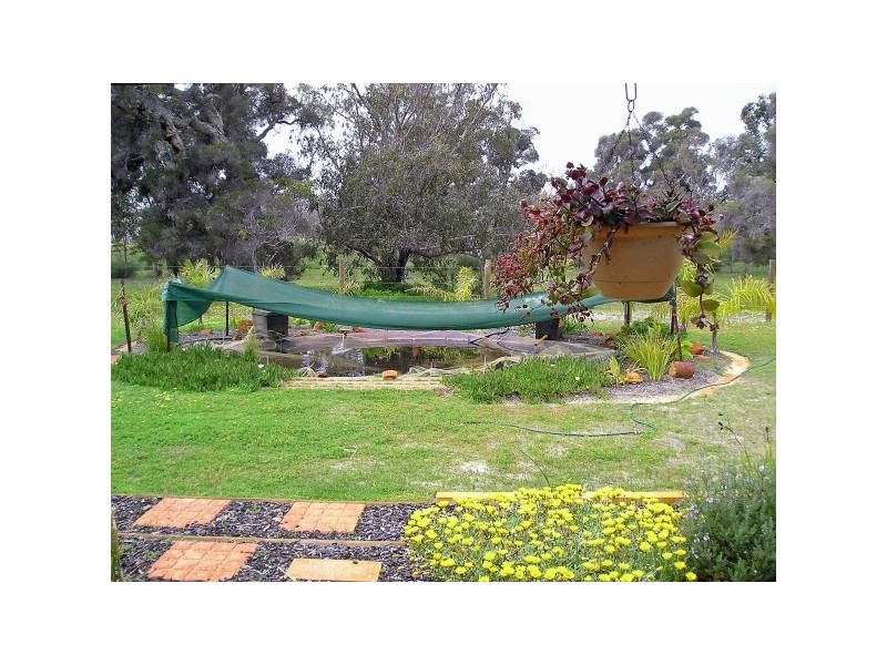 81 Peaceful Waters Drive, Barragup WA 6210