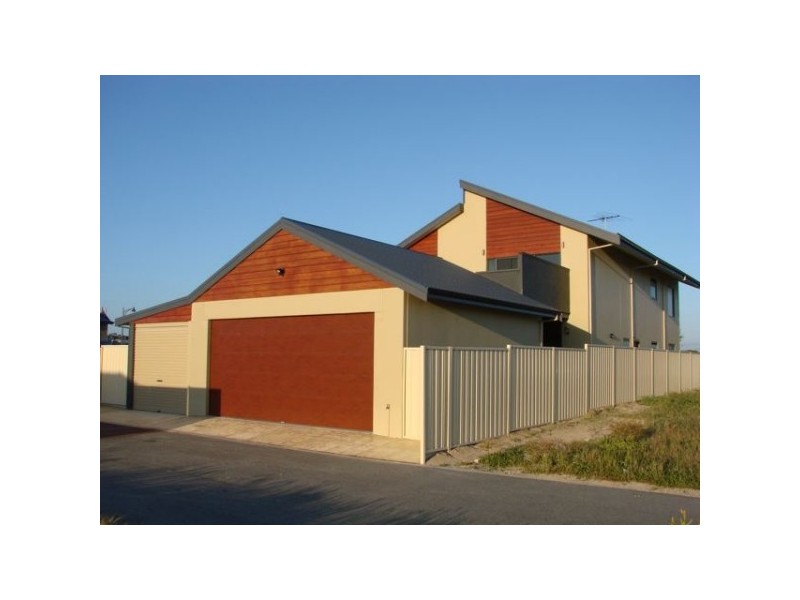 111 Challenger Road, Madora Bay WA 6210