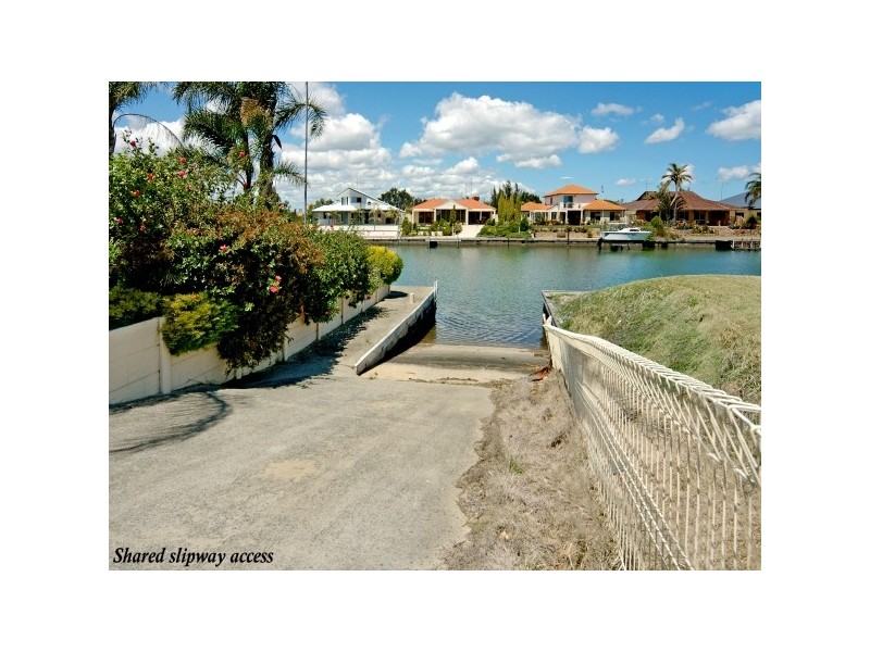 8 Warren Place, Dudley Park WA 6210