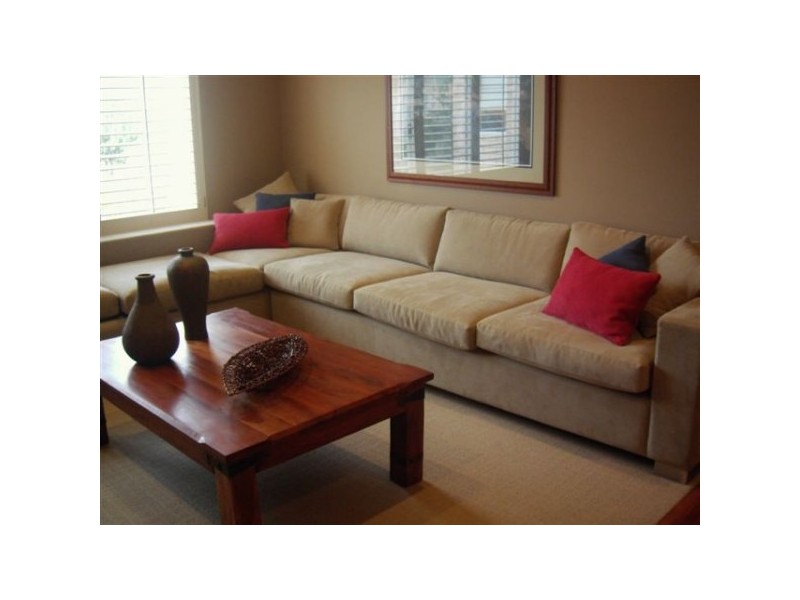 6 Dalona Parkway, Lakelands WA 6210