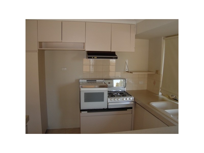 8 Matlock Place, Dudley Park WA 6210