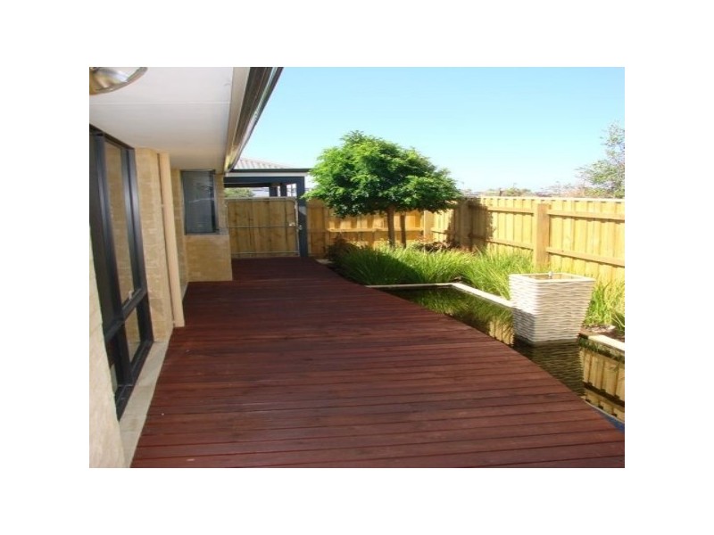 14 Dalona Parkway, Lakelands WA 6210