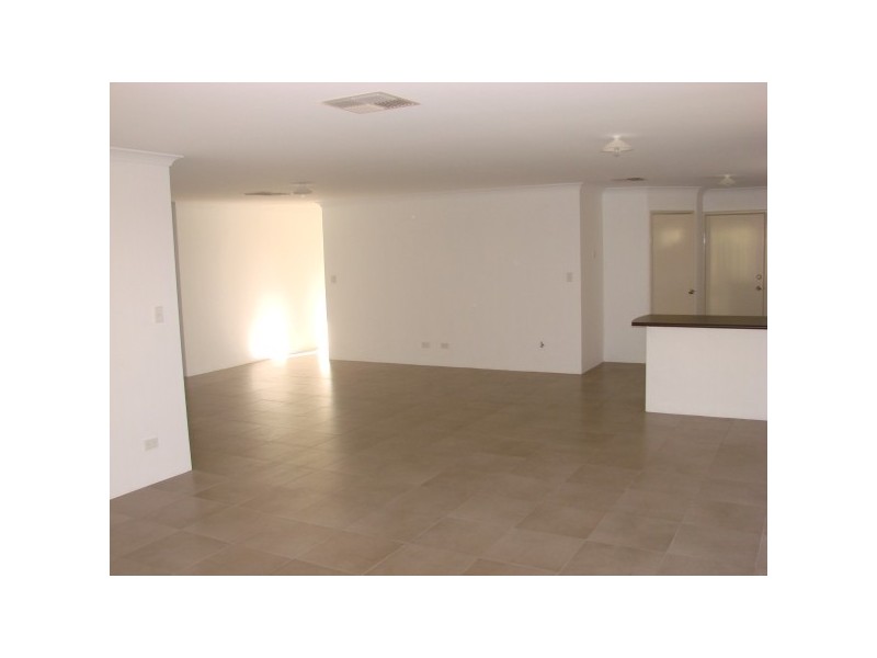 28 Lismore Ridge, Lakelands WA 6210