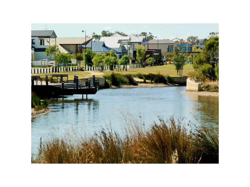 10 Erins Isle, Dudley Park WA 6210