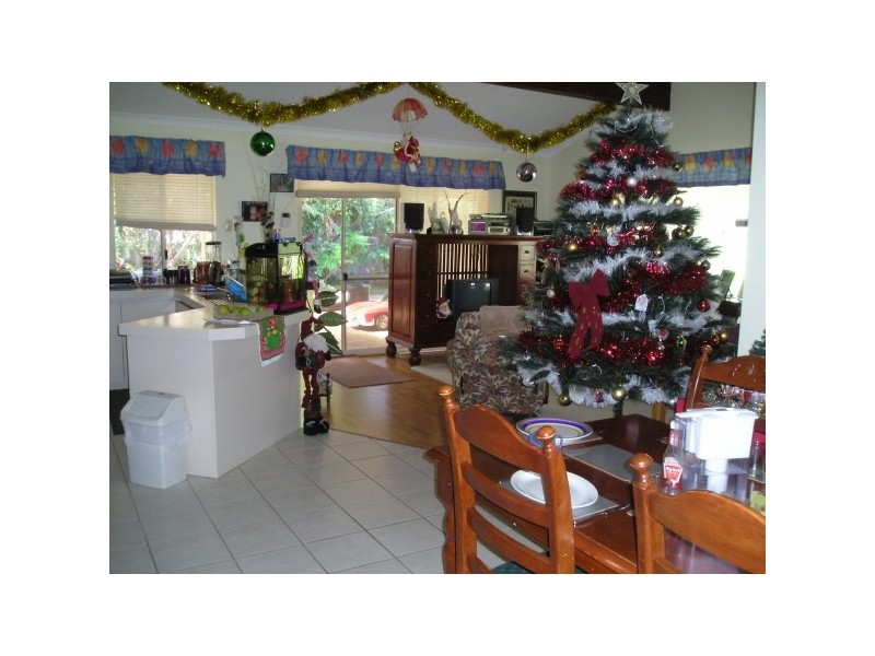 4 Muntries Place, Halls Head WA 6210