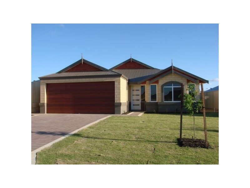 7 Rayner Promenade, Lakelands WA 6210