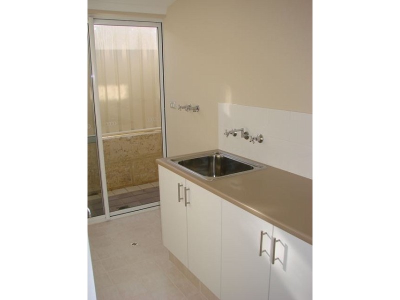 7 Rayner Promenade, Lakelands WA 6210