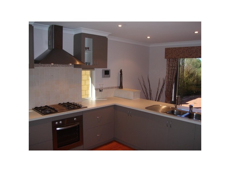 89 Darwin Terrace, Dudley Park WA 6210