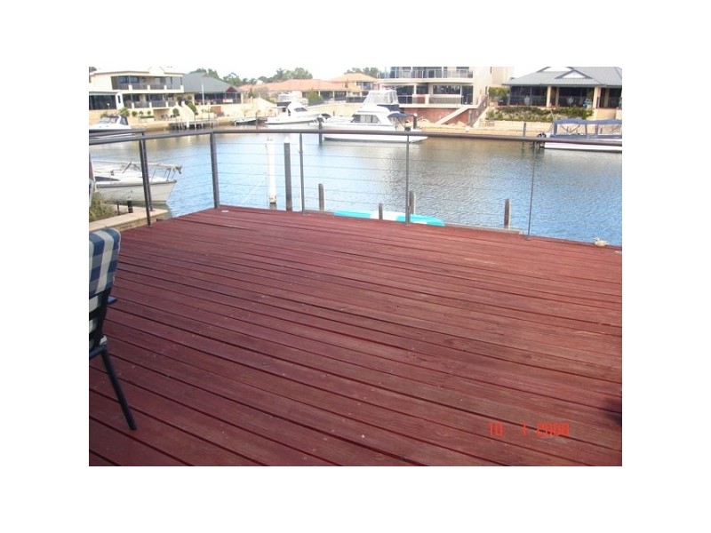 4 Starfire Close, Halls Head WA 6210