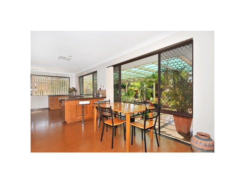 40 Hanson Way, Dudley Park WA 6210