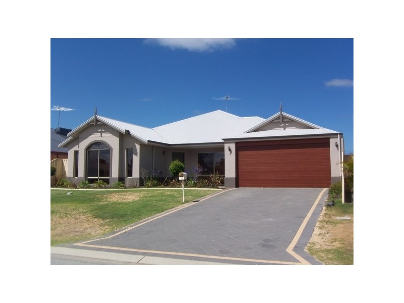 18 Ravendale Drive, Dudley Park WA 6210