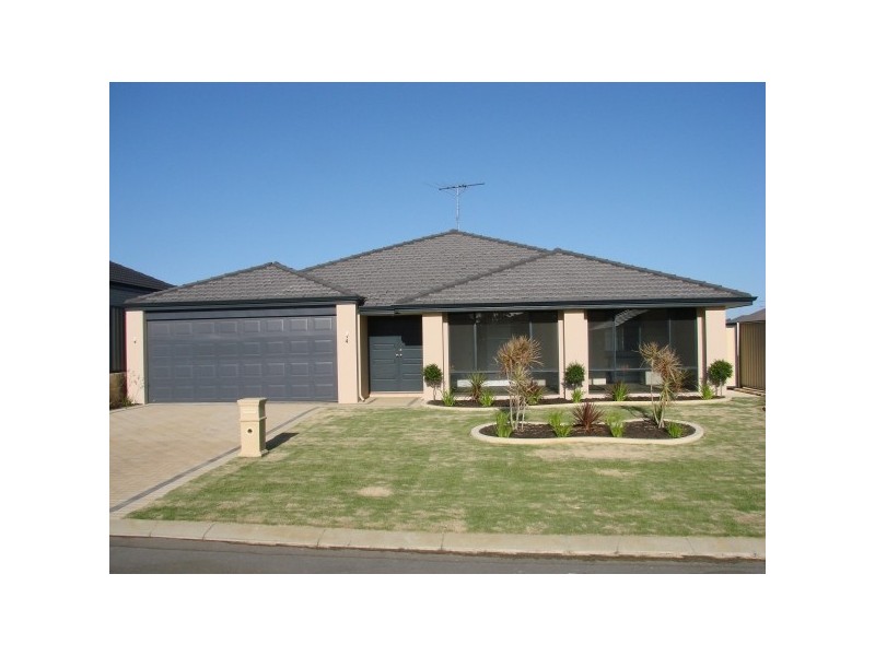 4 Inwood Lane, Meadow Springs WA 6210