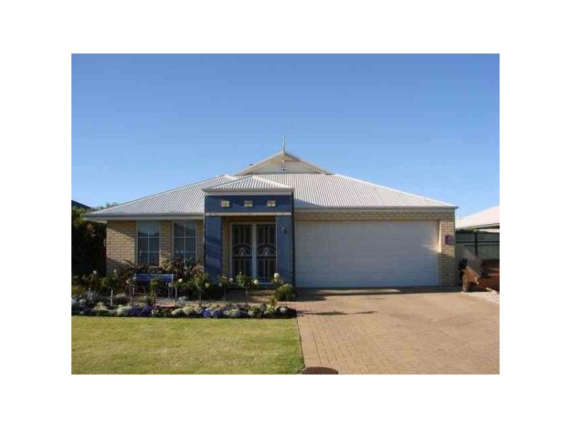 6 Dalona Parkway, Lakelands WA 6210