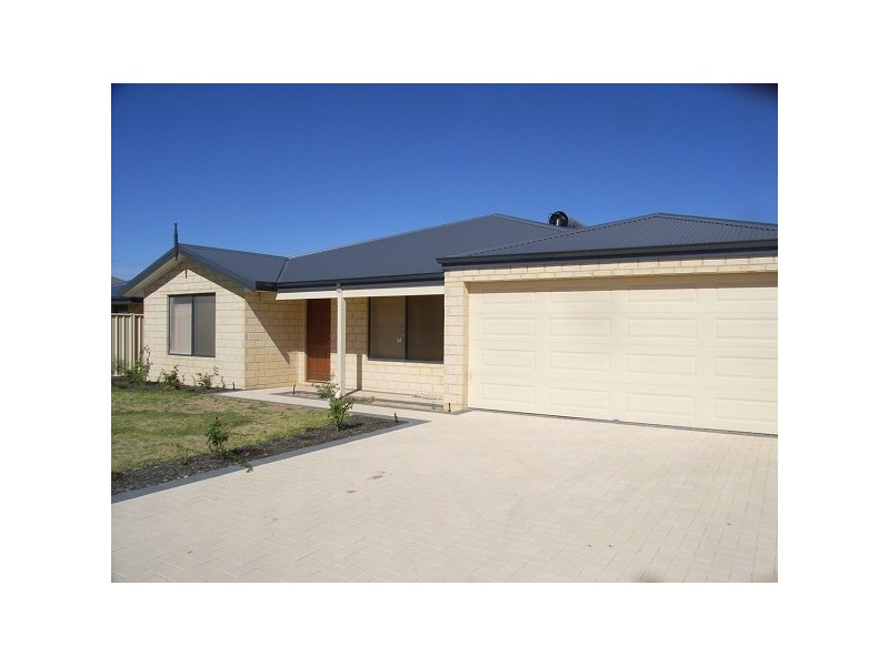 23 Loretta Parkway, Lakelands WA 6210