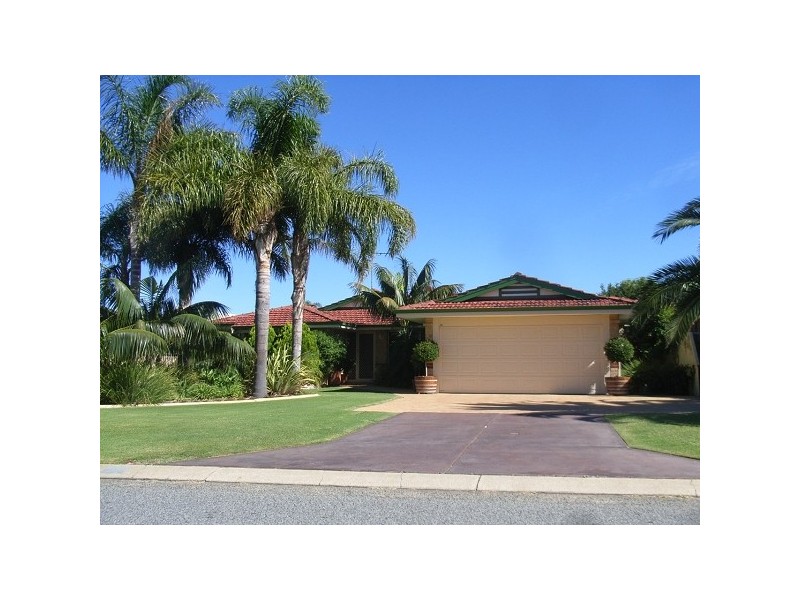 26 Vermont Avenue, Meadow Springs WA 6210