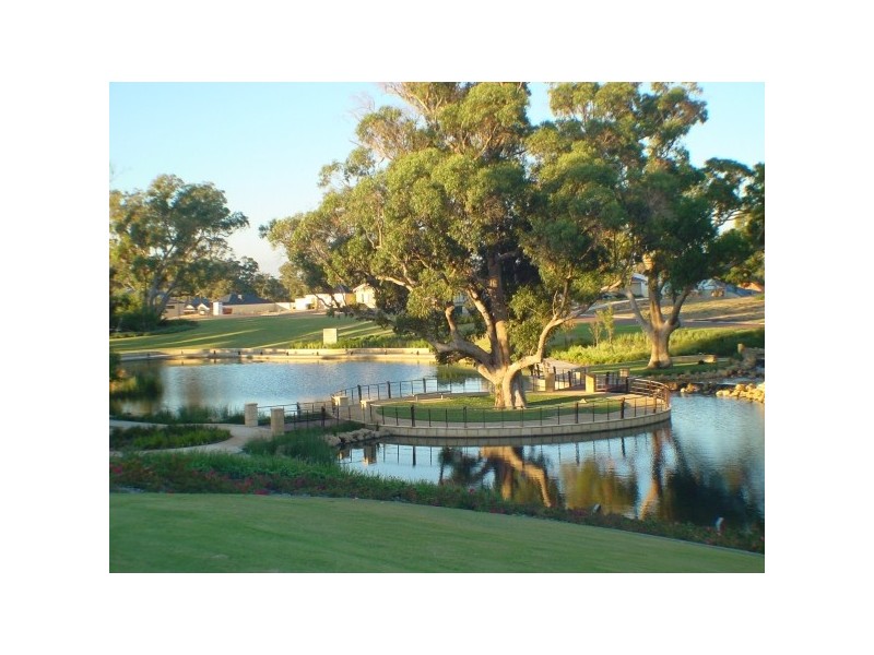 16 Lismore Ridge, Lakelands WA 6210