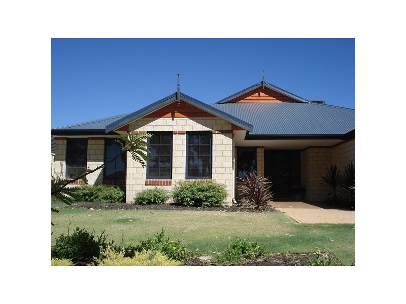 5 Myalla Pass, Lakelands WA 6210