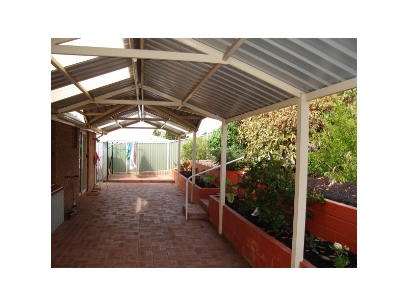 13 Honeysuckle Ramble, Halls Head WA 6210