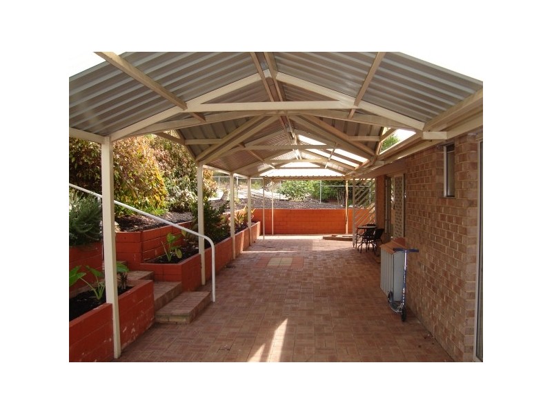 13 Honeysuckle Ramble, Halls Head WA 6210