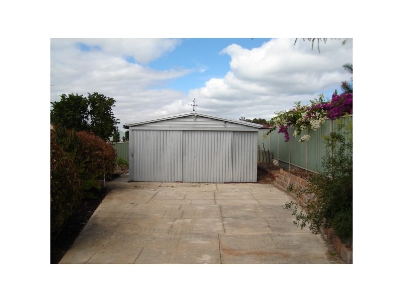 13 Honeysuckle Ramble, Halls Head WA 6210